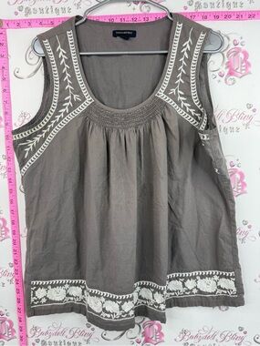 Banana Republic tank top grey white Sleeveless Embroidered Tank Top - Taupe